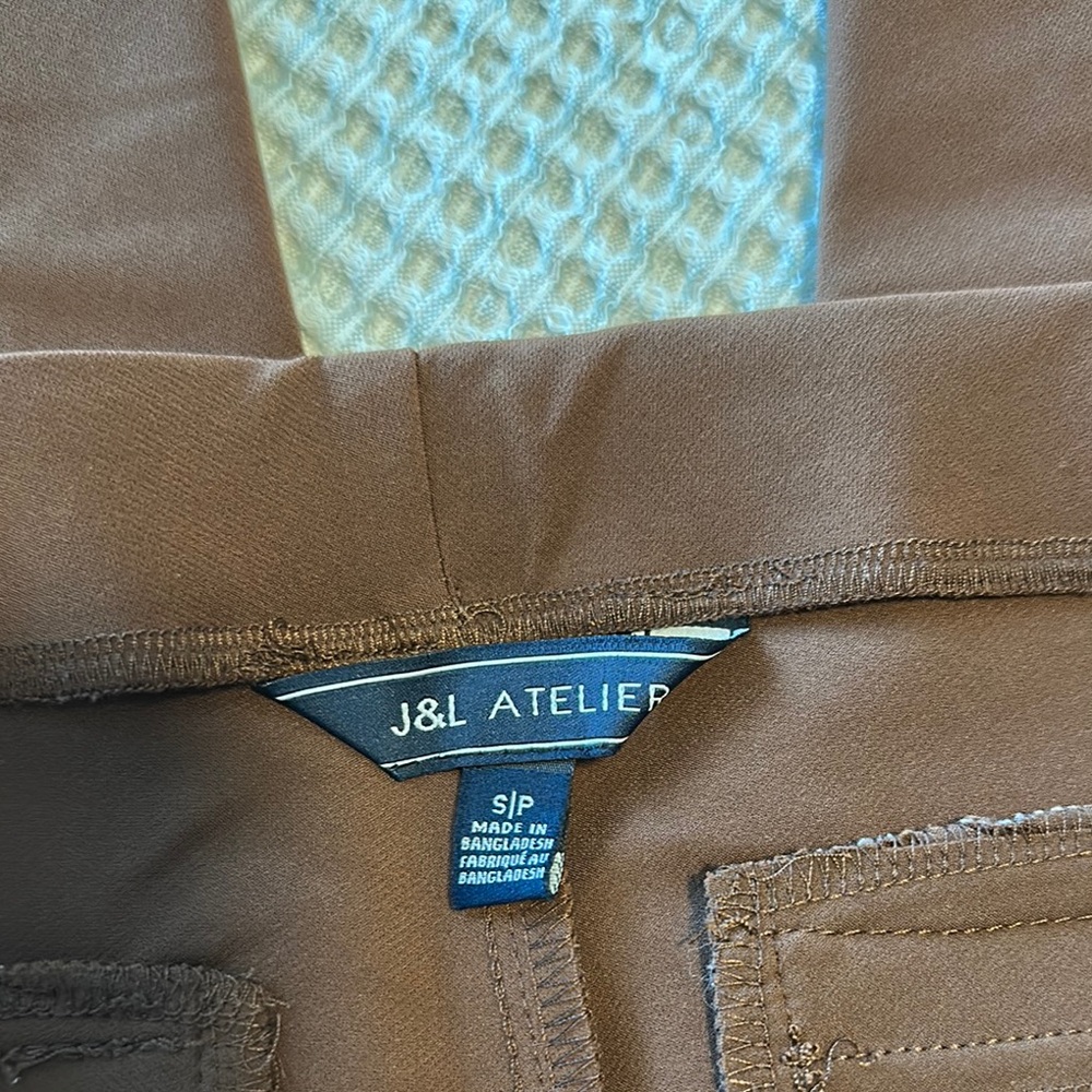 Women’s Slacks - Picture 3 of 4